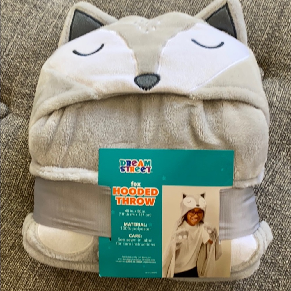 Fox hooded throw